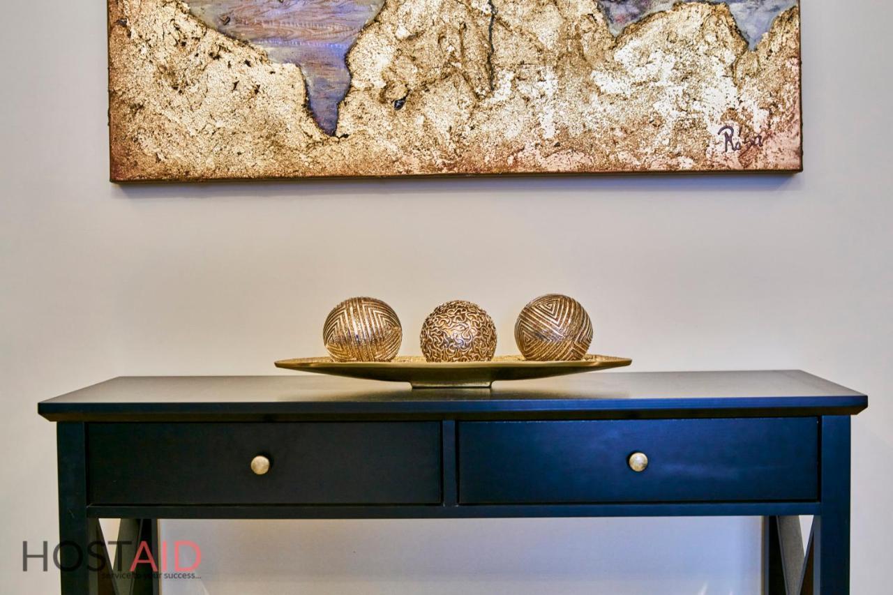 R7 Design Apartment - Hostaid Boedapest Buitenkant foto