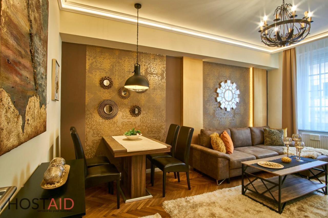 R7 Design Apartment - Hostaid Boedapest Buitenkant foto